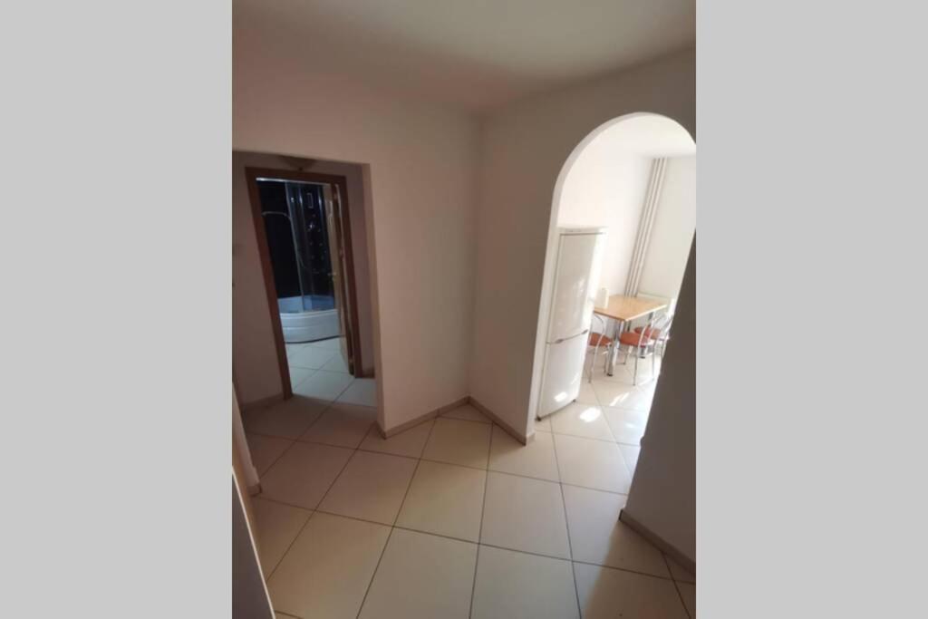 Apartamento Dana Piteşti Exterior foto